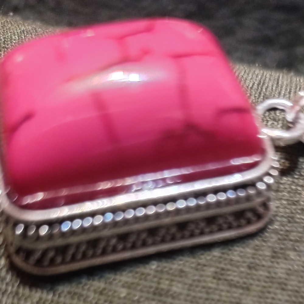 Pendent - Picture 4 of 5